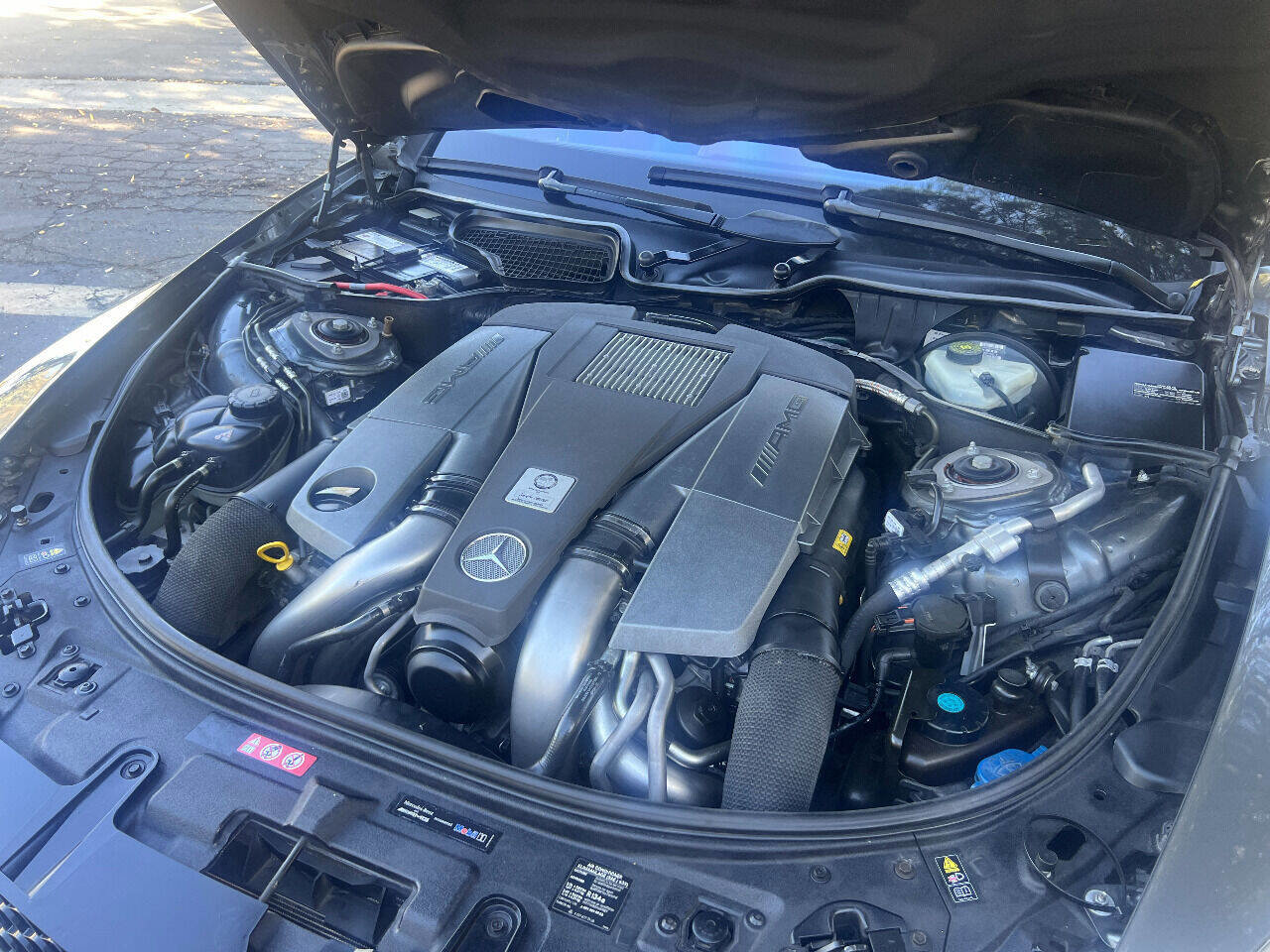 Used 2011 Mercedes-Benz CL 63 AMG image 24