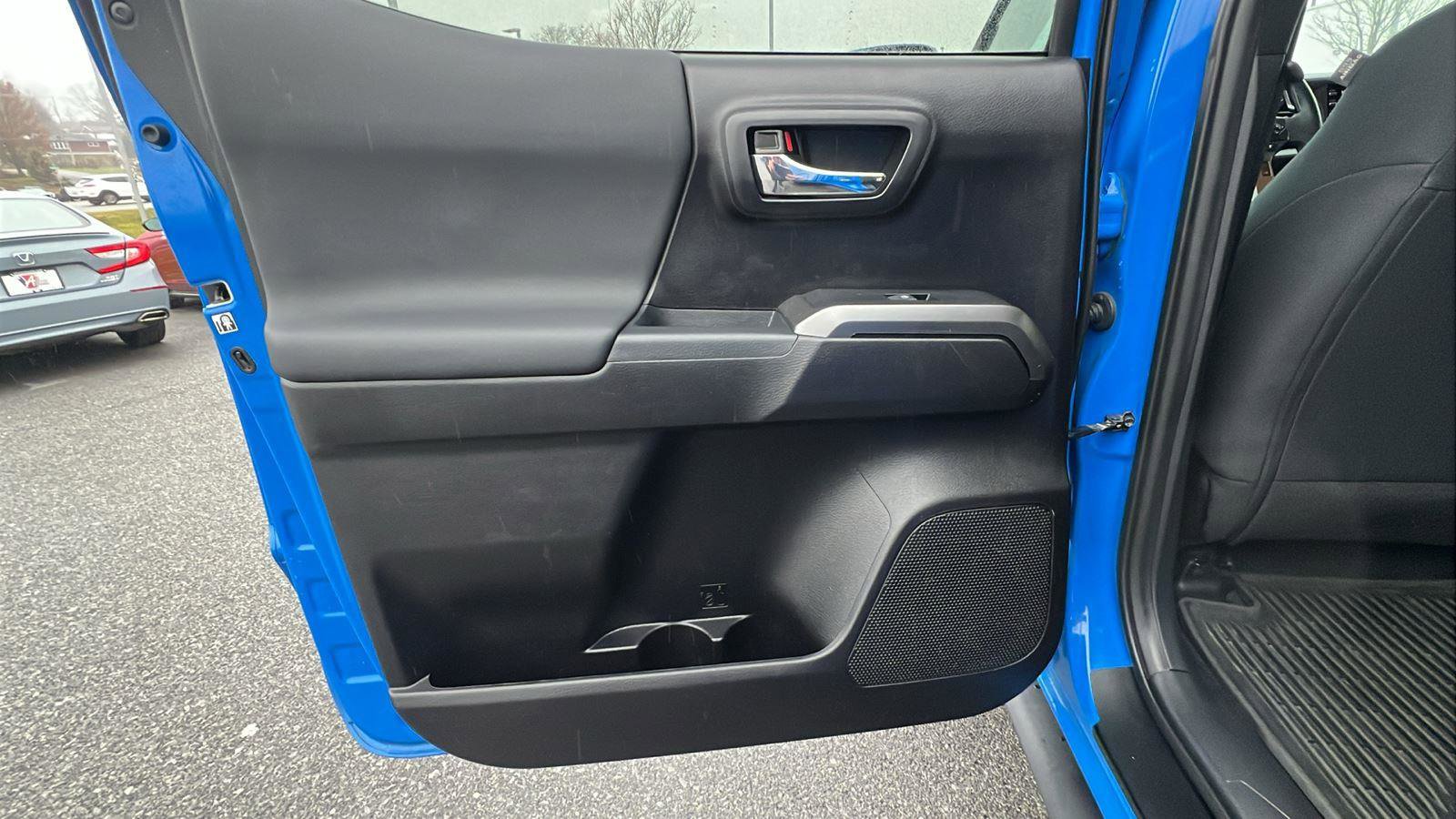 Used 2020 Toyota Tacoma TRD Sport image 17