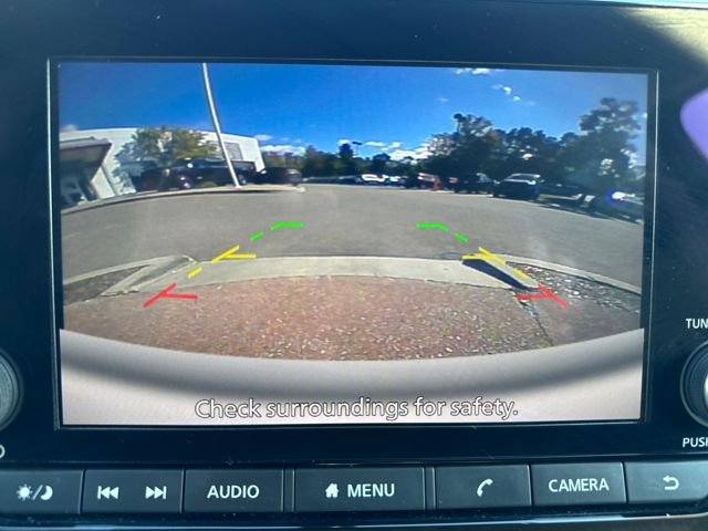 Used 2024 Nissan Pathfinder S image 19