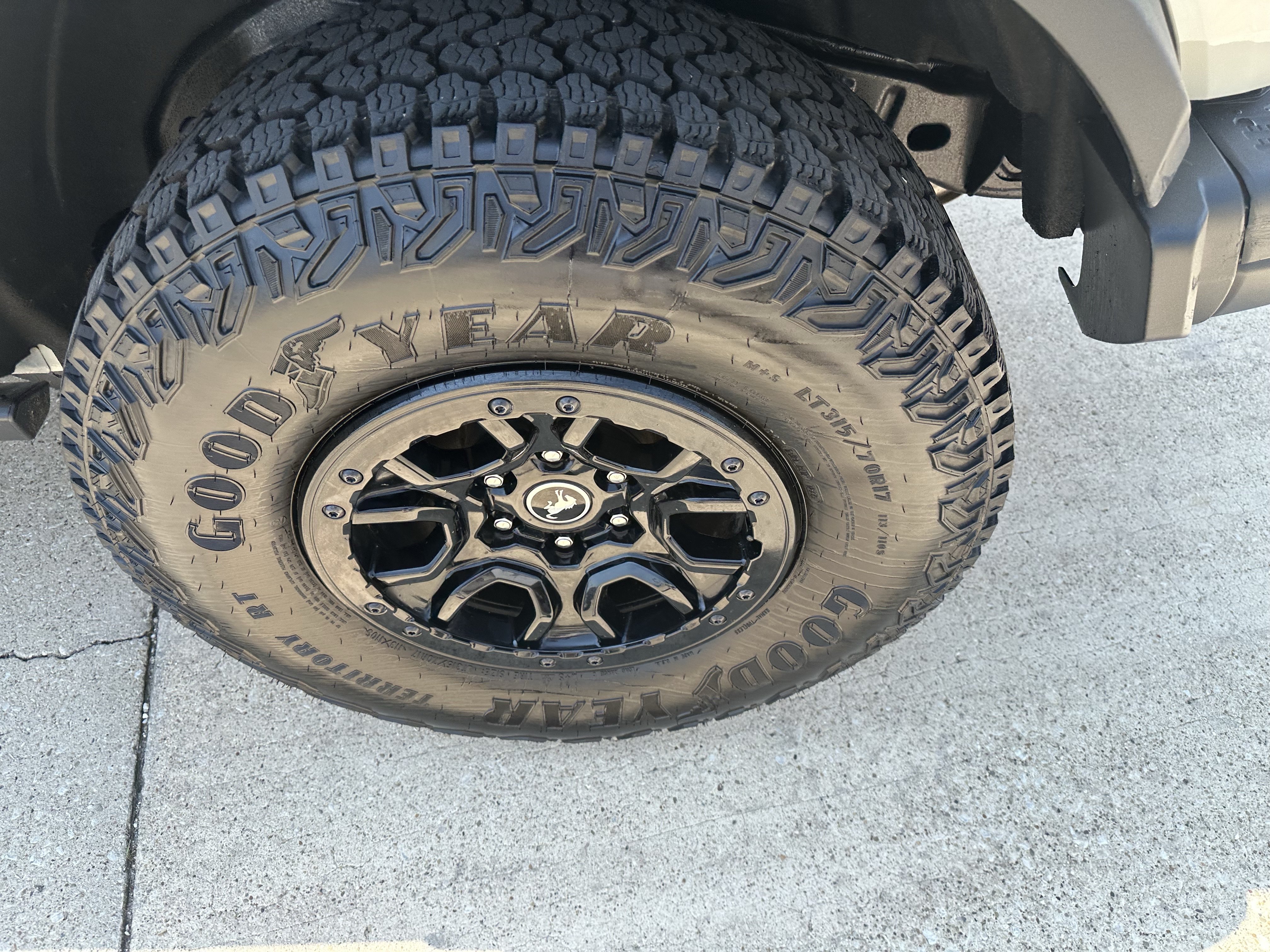 Used 2025 Ford Bronco Badlands AWD/4WD image 7