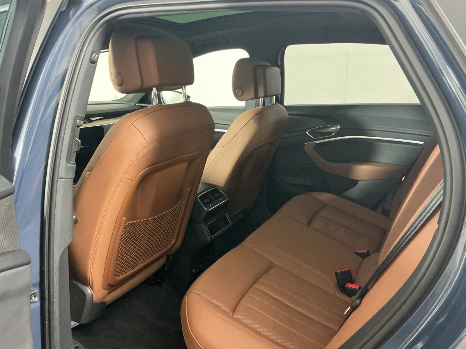 Used 2024 Audi Q8 e-tron Premium Plus w/ Premium Plus Package AWD/4WD image 17
