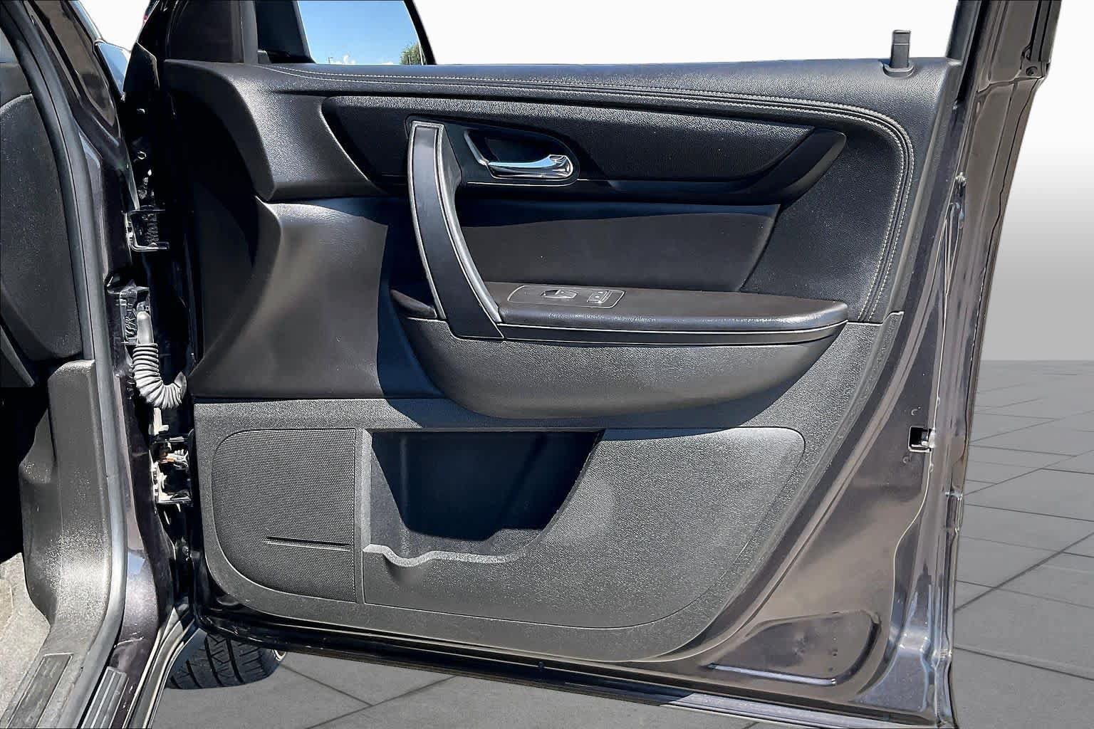 Used 2016 GMC Acadia SLE FWD image 22