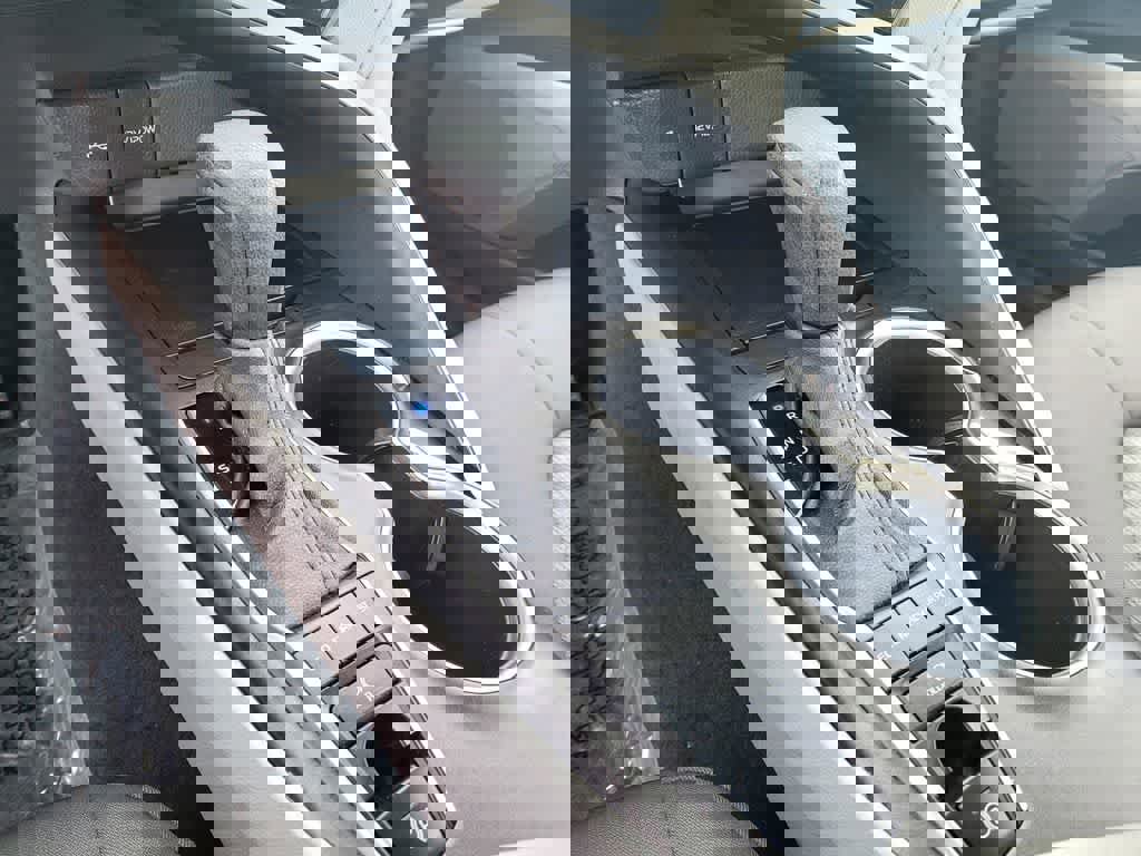 Used 2023 Toyota Camry LE image 16