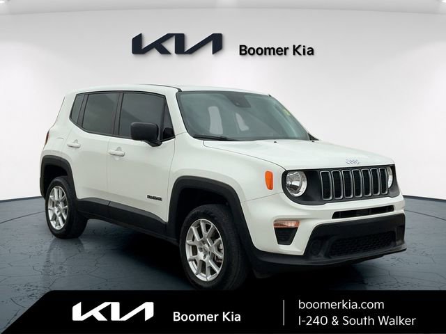 Used 2023 Jeep Renegade Latitude image 3