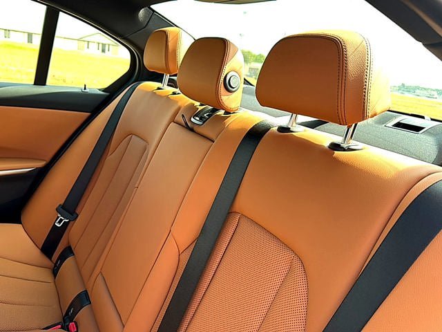 New 2026 BMW 330i Sedan w/ Premium Package RWD image 48