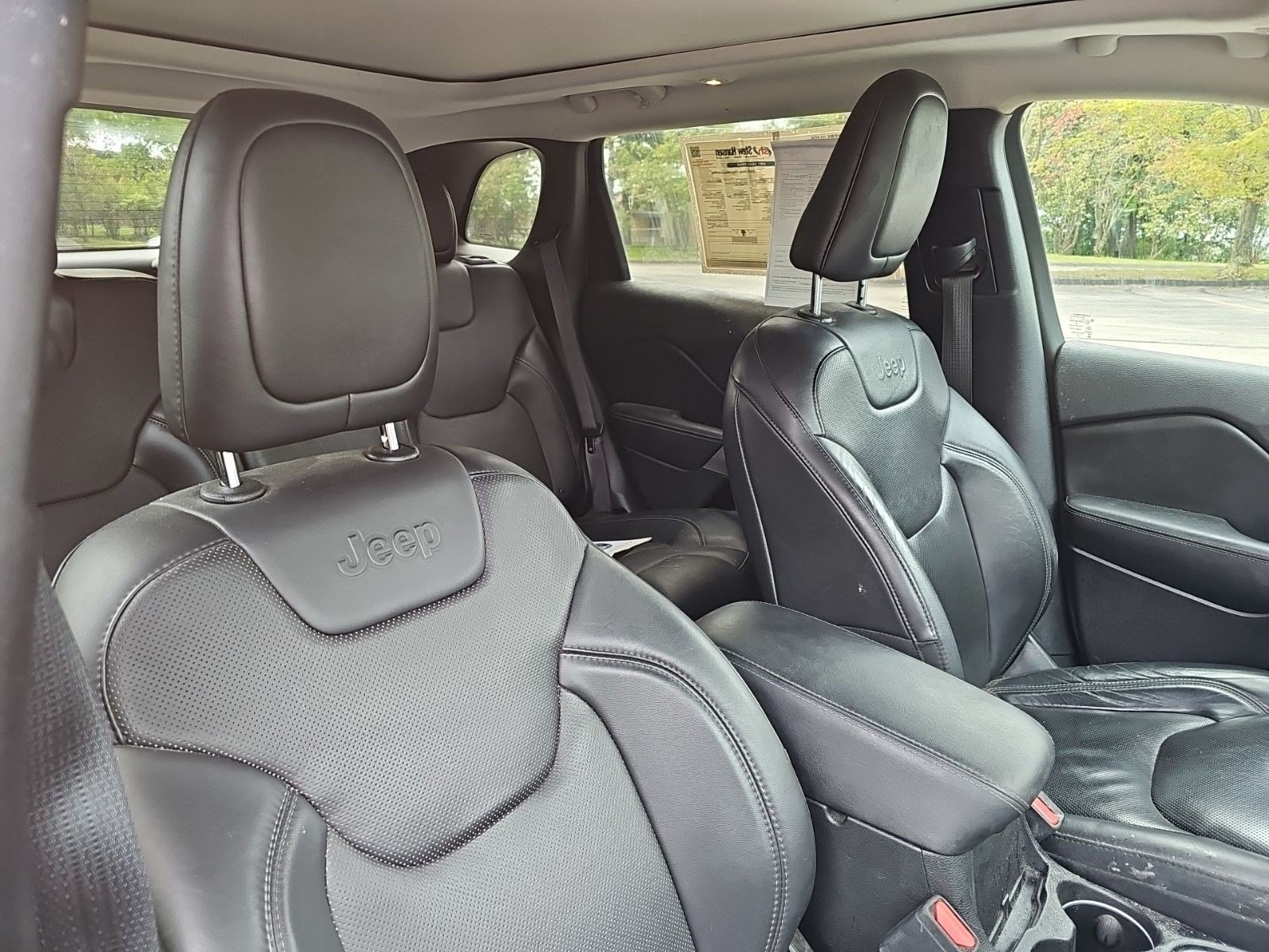 Used 2019 Jeep Cherokee Limited AWD/4WD image 11