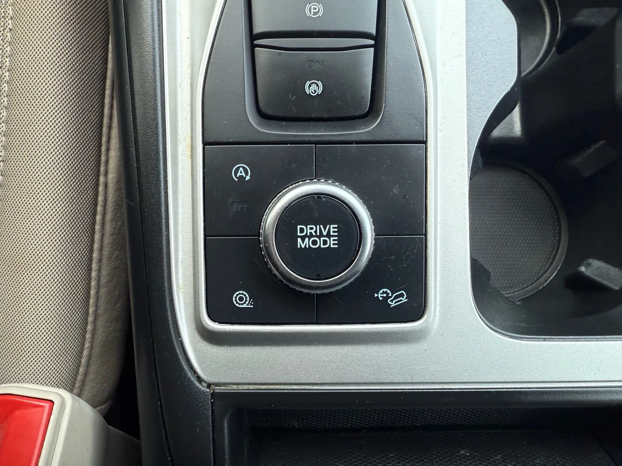 Used 2021 Ford Explorer XLT AWD/4WD image 21