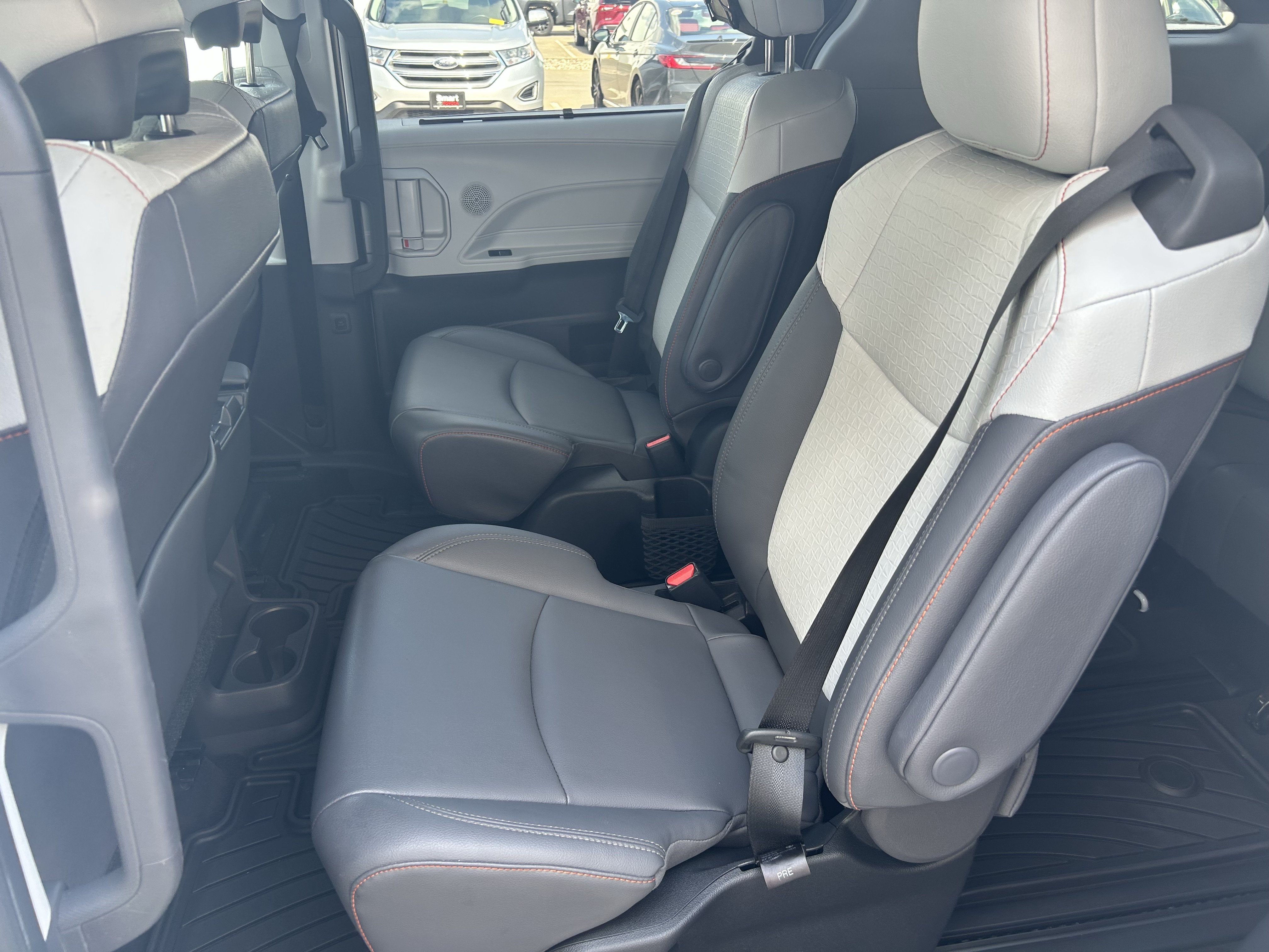 Certified 2022 Toyota Sienna XSE w/ XSE Plus Package FWD image 17