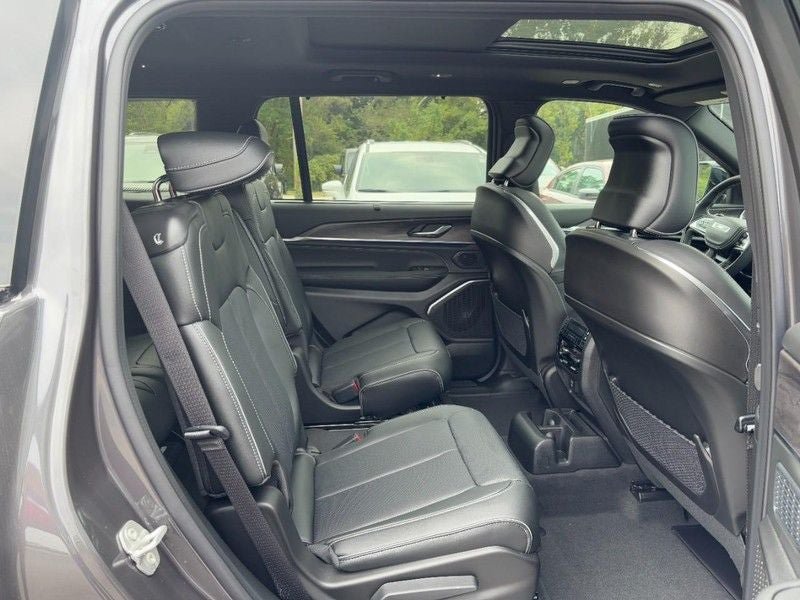 New 2025 Jeep Grand Cherokee L Overland w/ Advanced Protech Group III AWD/4WD image 5