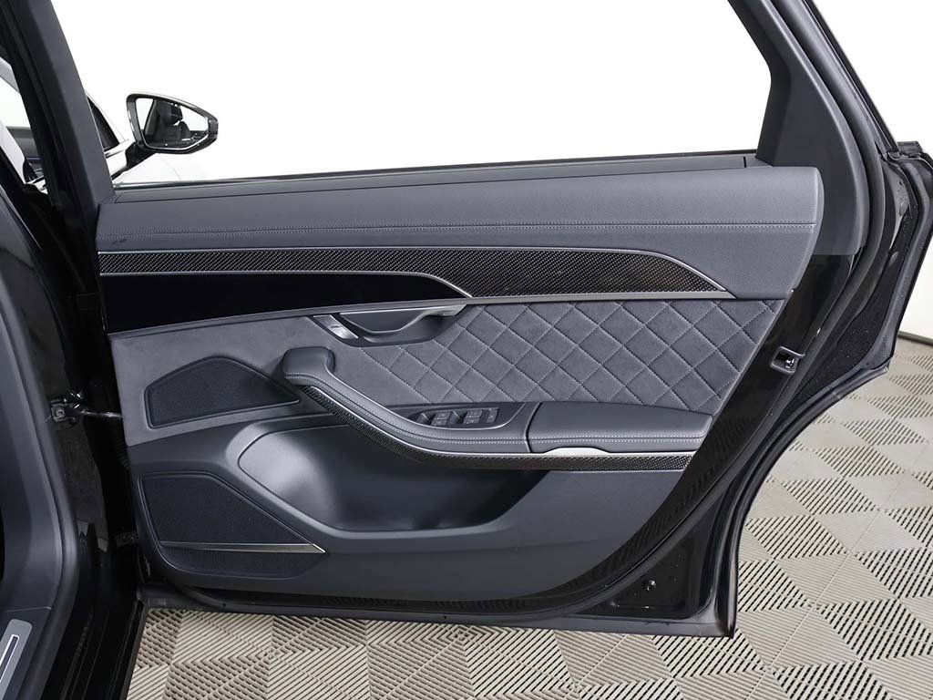 Used 2023 Audi S8 w/ S8 Black Optic Plus Package image 28