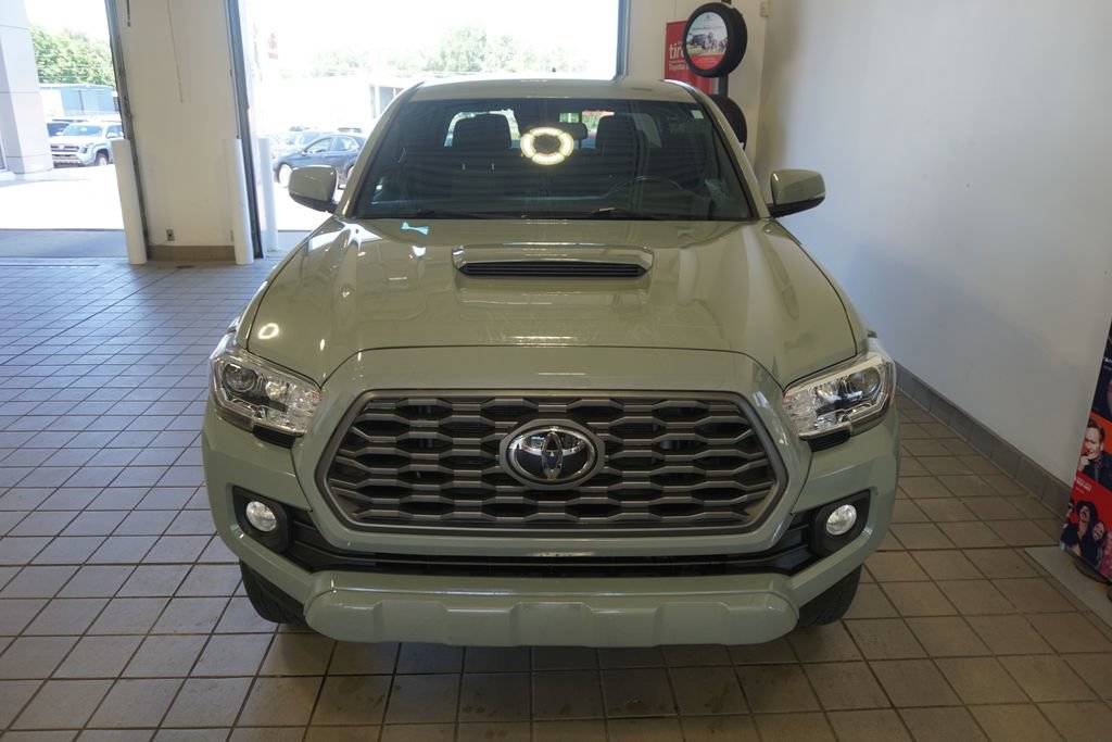 Certified 2023 Toyota Tacoma TRD Sport AWD/4WD image 12