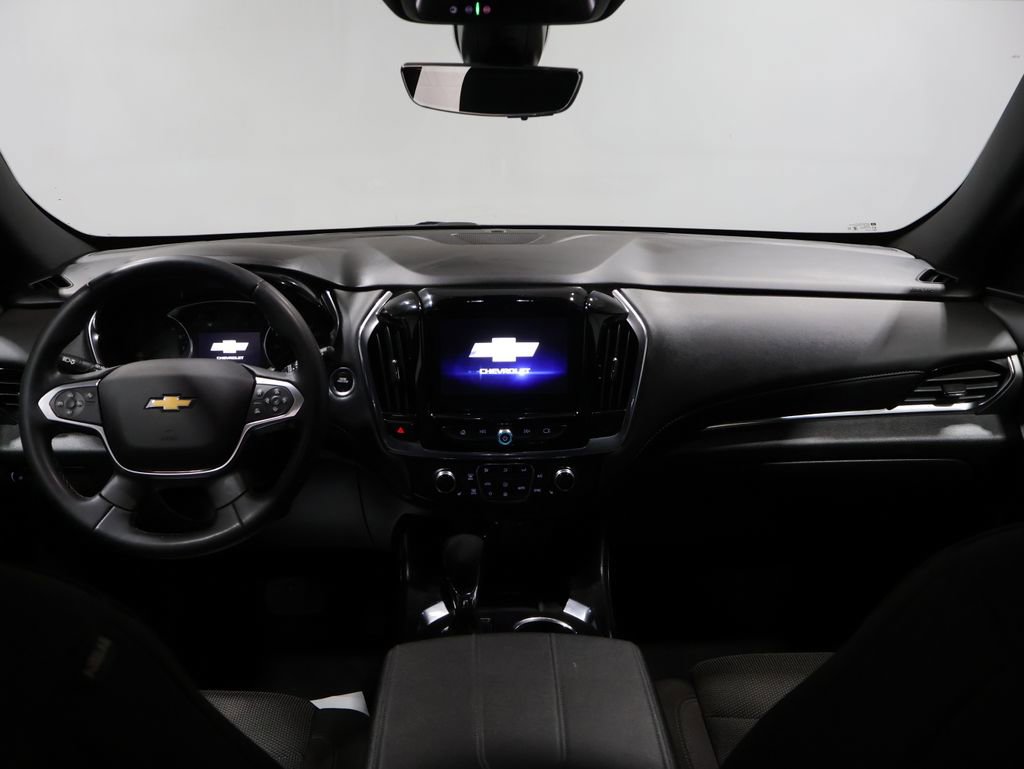 Used 2023 Chevrolet Traverse LT w/ Rear Camera Mirror Package image 18