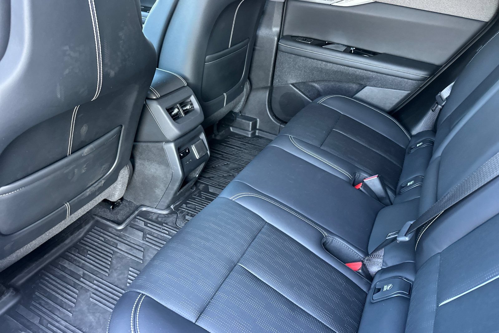 Used 2026 Cadillac Optiq Luxury 2 w/ LPO, Floor Liner Package AWD/4WD image 14