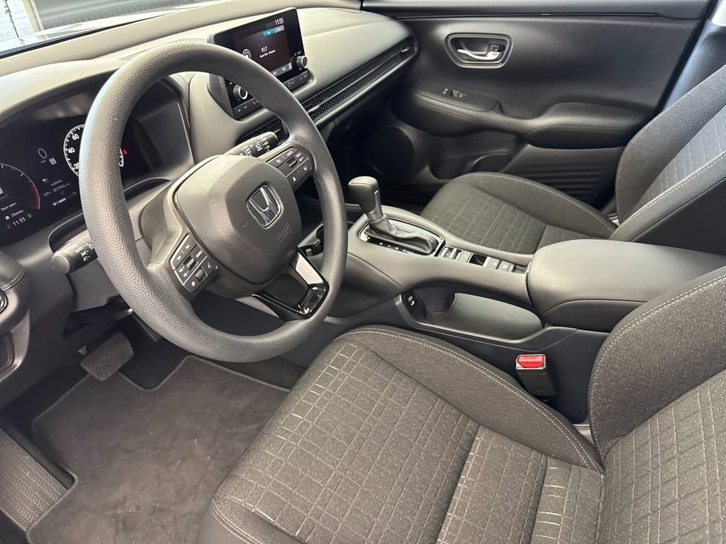 Used 2025 Honda HR-V LX image 9