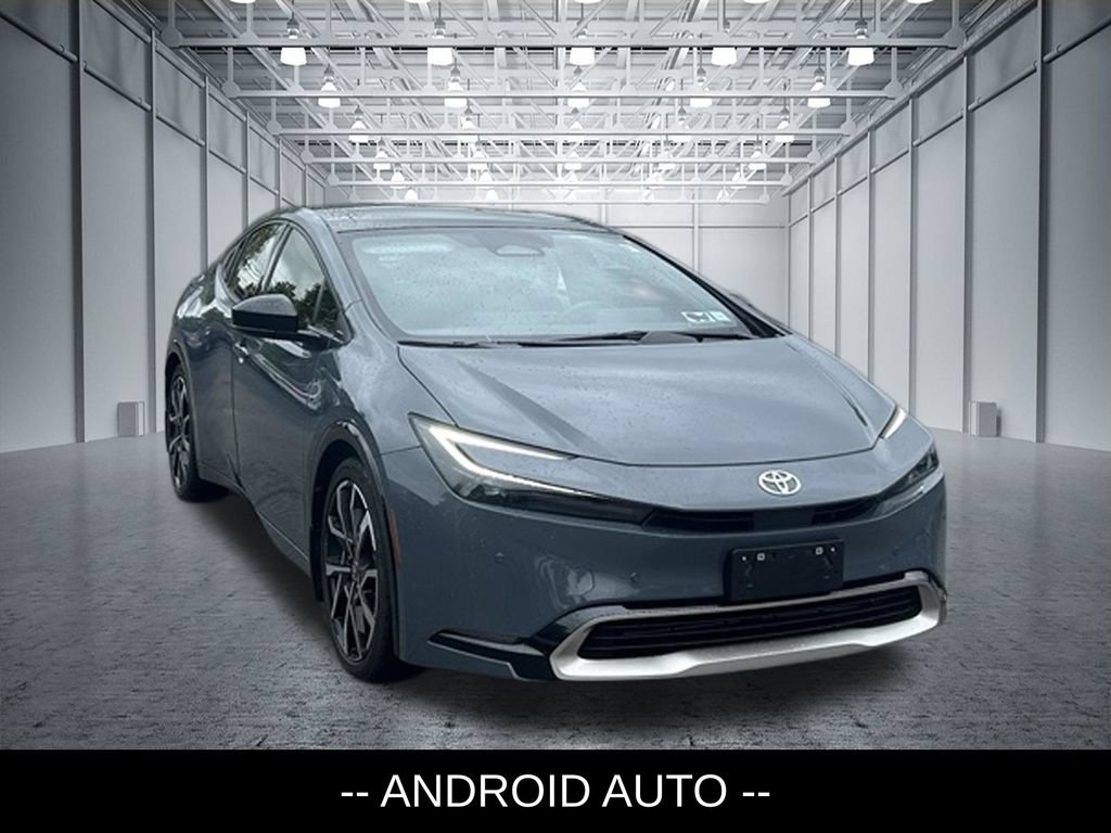 Used 2023 Toyota Prius Prime FWD image 4