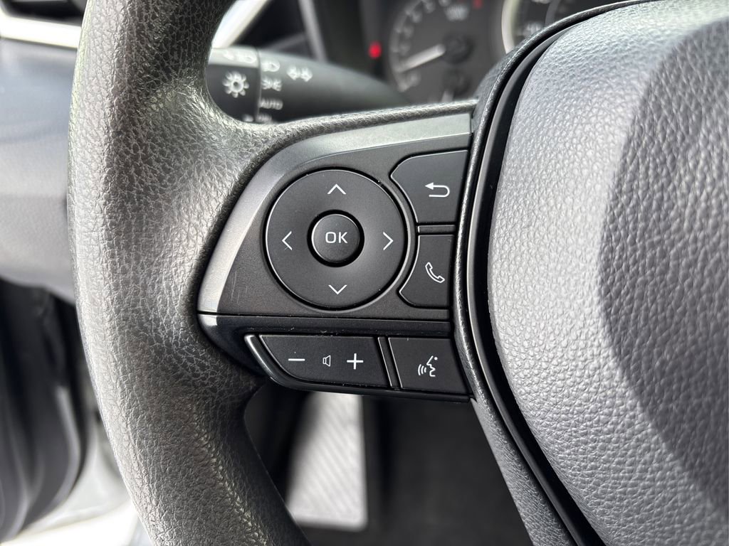 Used 2022 Toyota Corolla LE image 32