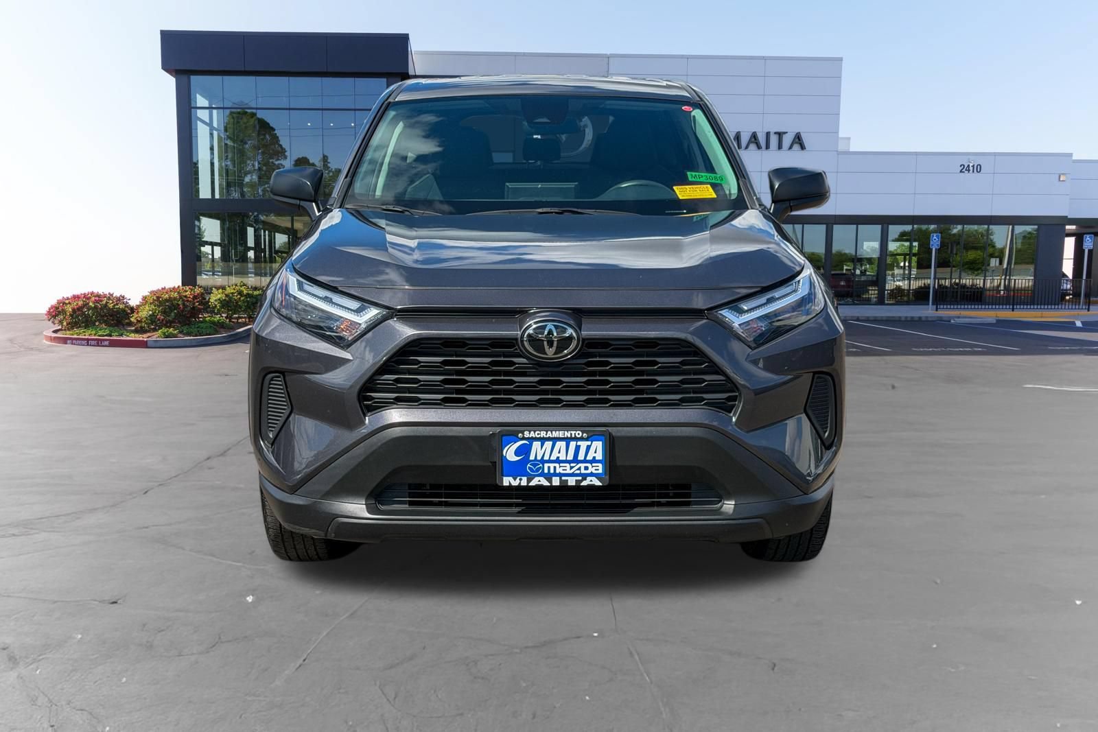 Used 2025 Toyota RAV4 LE AWD/4WD image 8