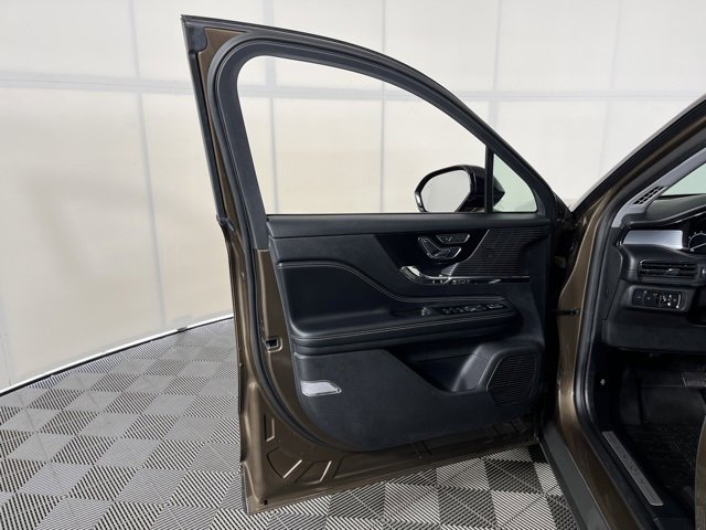 Used 2022 Lincoln Corsair AWD w/ Equipment Group 101A image 15