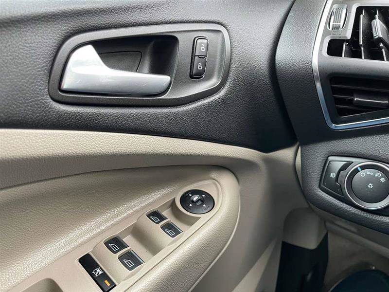 Used 2013 Ford C-MAX SEL image 82