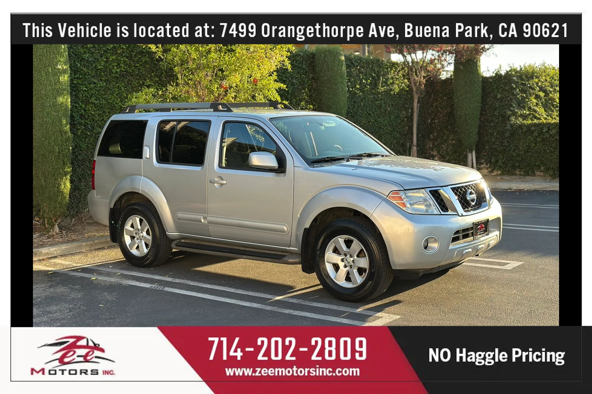 Used 2011 Nissan Pathfinder SV RWD image 4