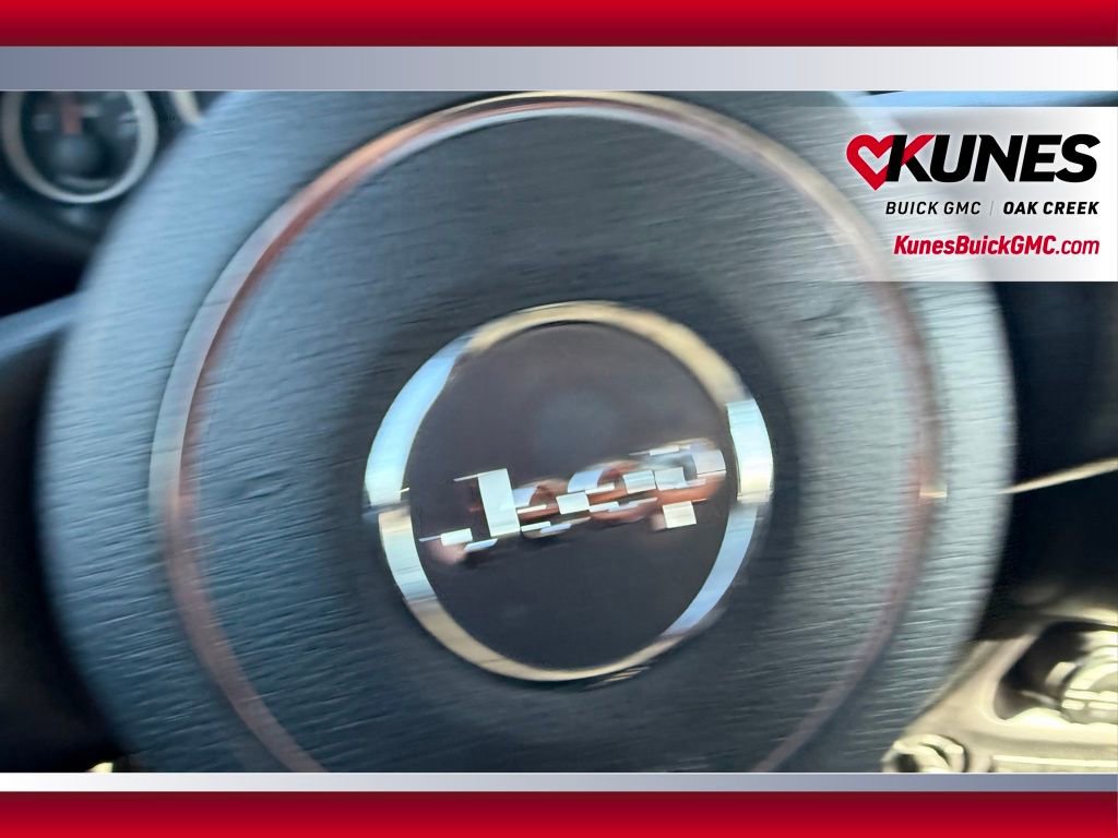 Used 2016 Jeep Wrangler Unlimited Sahara image 7