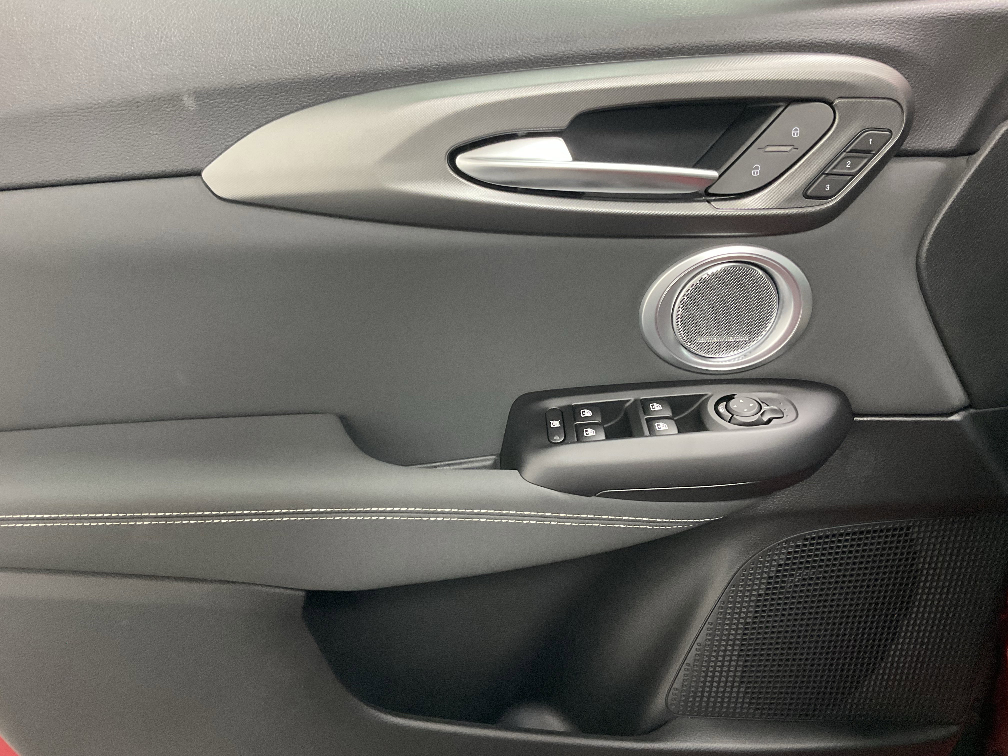 New 2026 Alfa Romeo Tonale w/ Active Assist Package image 17