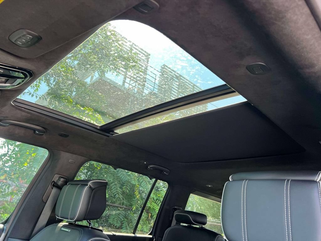 Used 2022 Jeep Grand Wagoneer Series II AWD/4WD image 19