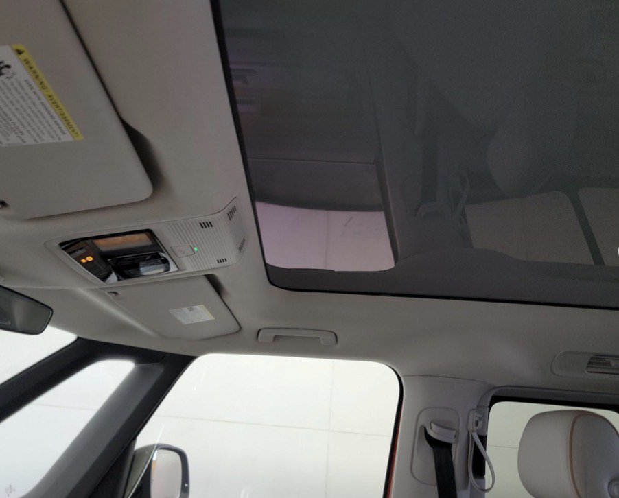 Used 2025 Volkswagen ID. Buzz 1st Edition AWD/4WD image 12