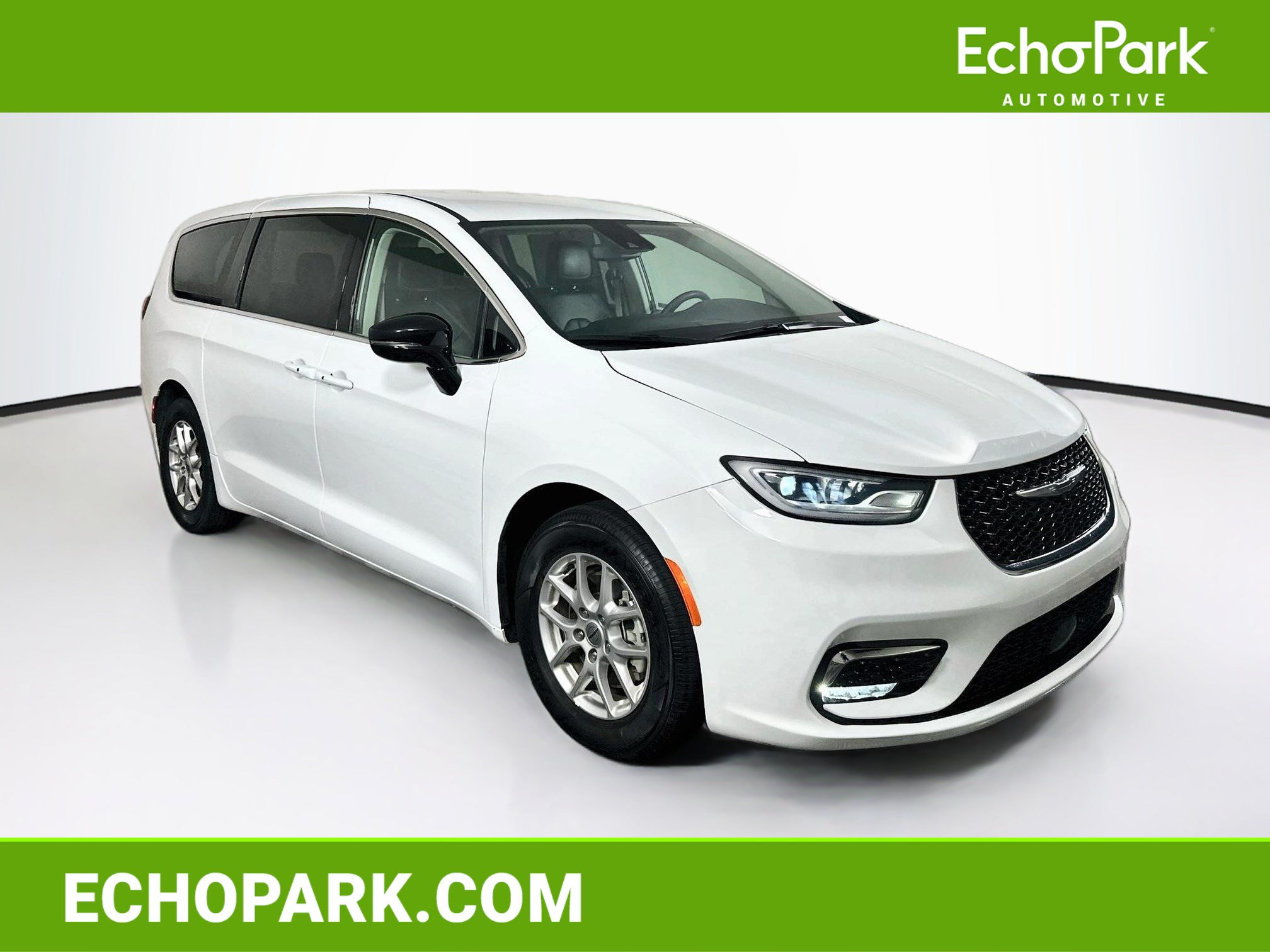 Used 2024 Chrysler Pacifica Touring-L