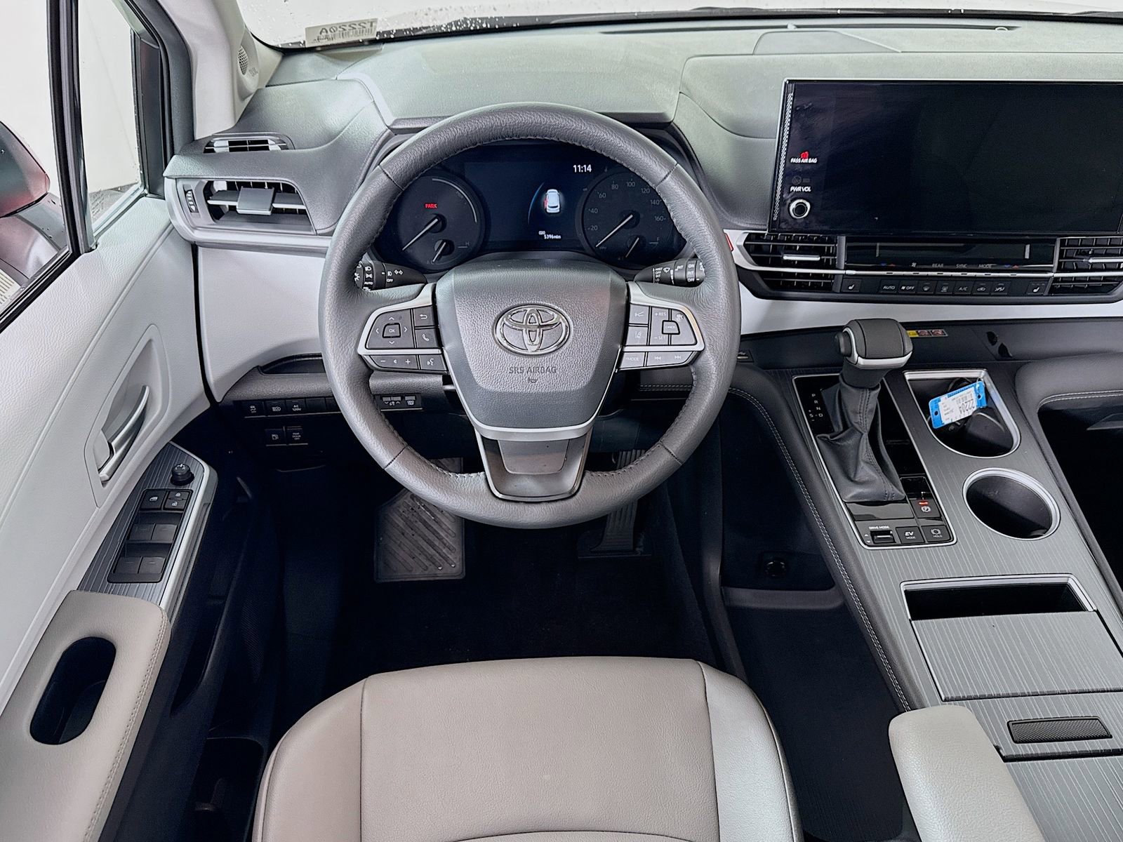 Used 2025 Toyota Sienna XLE w/ XLE Plus Package AWD/4WD image 19