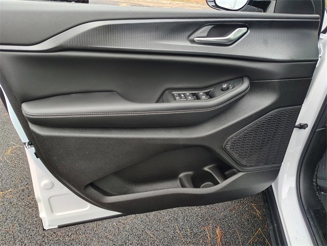 New 2025 Jeep Grand Cherokee Altitude w/ Trailer Tow Package image 11