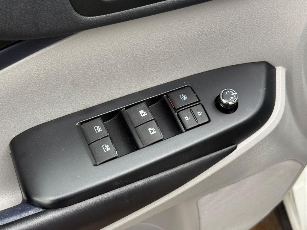 Certified 2019 Toyota Highlander Plus AWD/4WD image 18