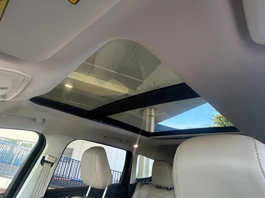 Used 2018 Ford Escape SEL image 11