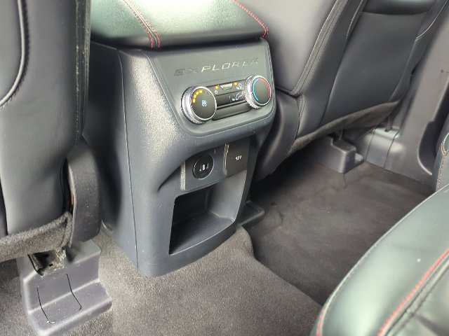 Used 2026 Ford Explorer ST-Line w/ ST-Line Street Pack AWD/4WD image 25