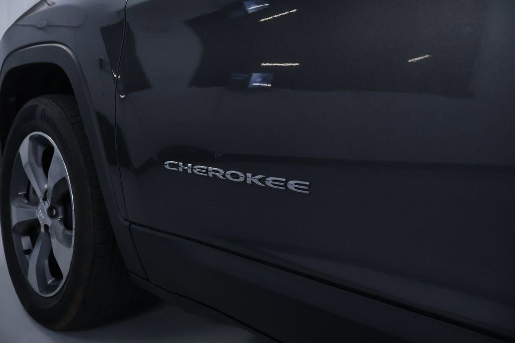 Used 2019 Jeep Cherokee Limited image 10
