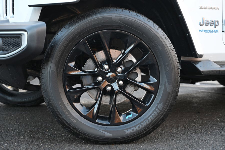 Used 2022 Jeep Wrangler Unlimited Sahara w/ Cold Weather Group image 12