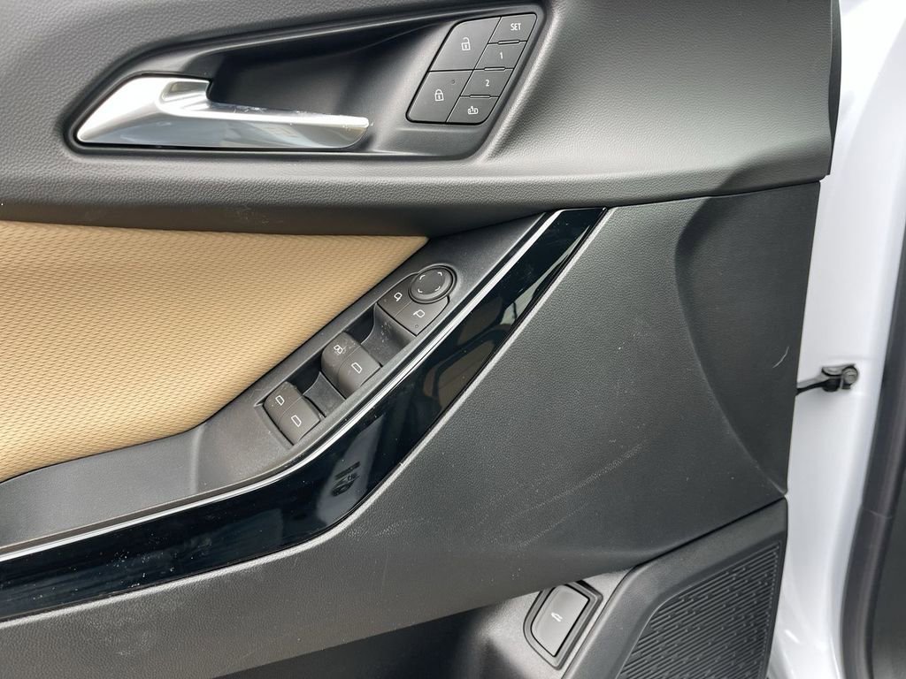 New 2026 Chevrolet Equinox ACTIV w/ Convenience Package III image 13