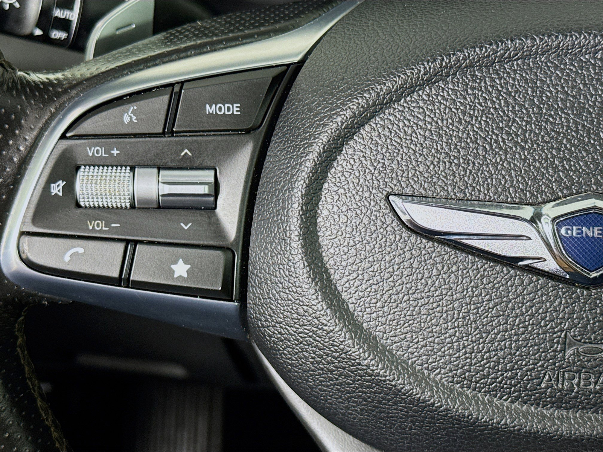 Used 2022 Genesis G70 2.0T w/ Prestige Package image 13