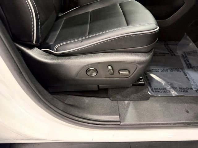 Used 2025 Chevrolet Silverado EV LT image 22