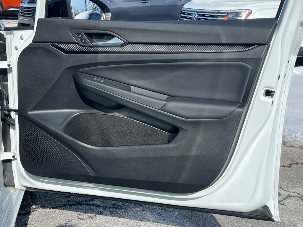 Used 2025 Volkswagen Golf R 2.0T image 11