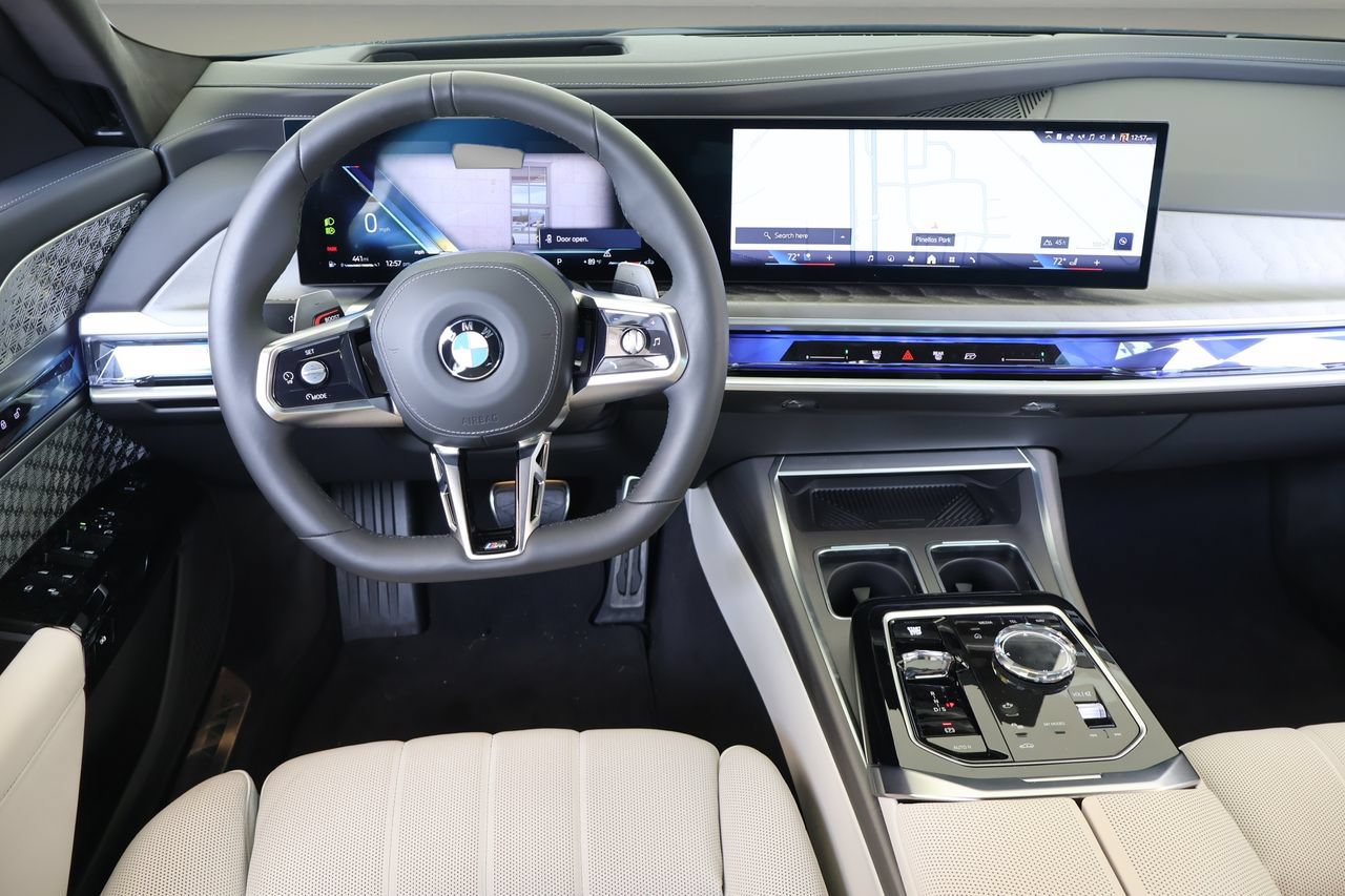 Used 2025 BMW 760i xDrive w/ Executive Package AWD/4WD image 13