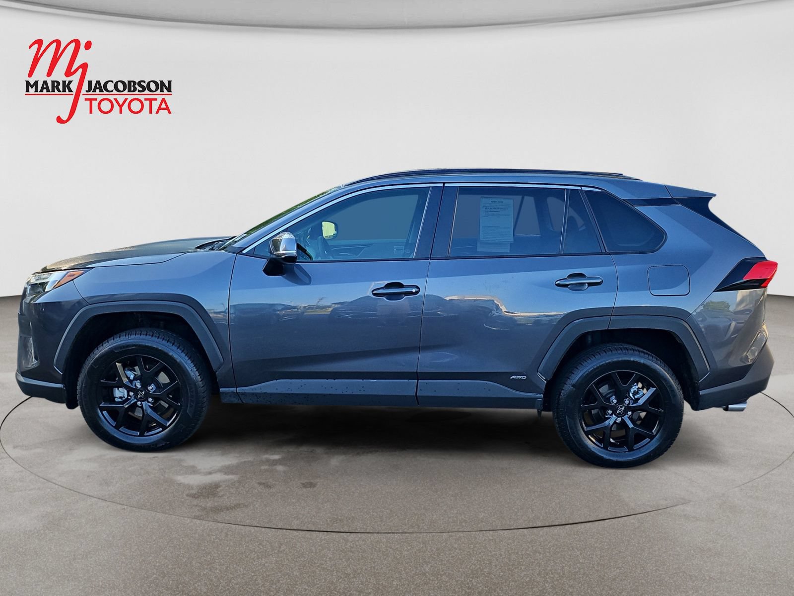 Used 2022 Toyota RAV4 XLE AWD/4WD image 15