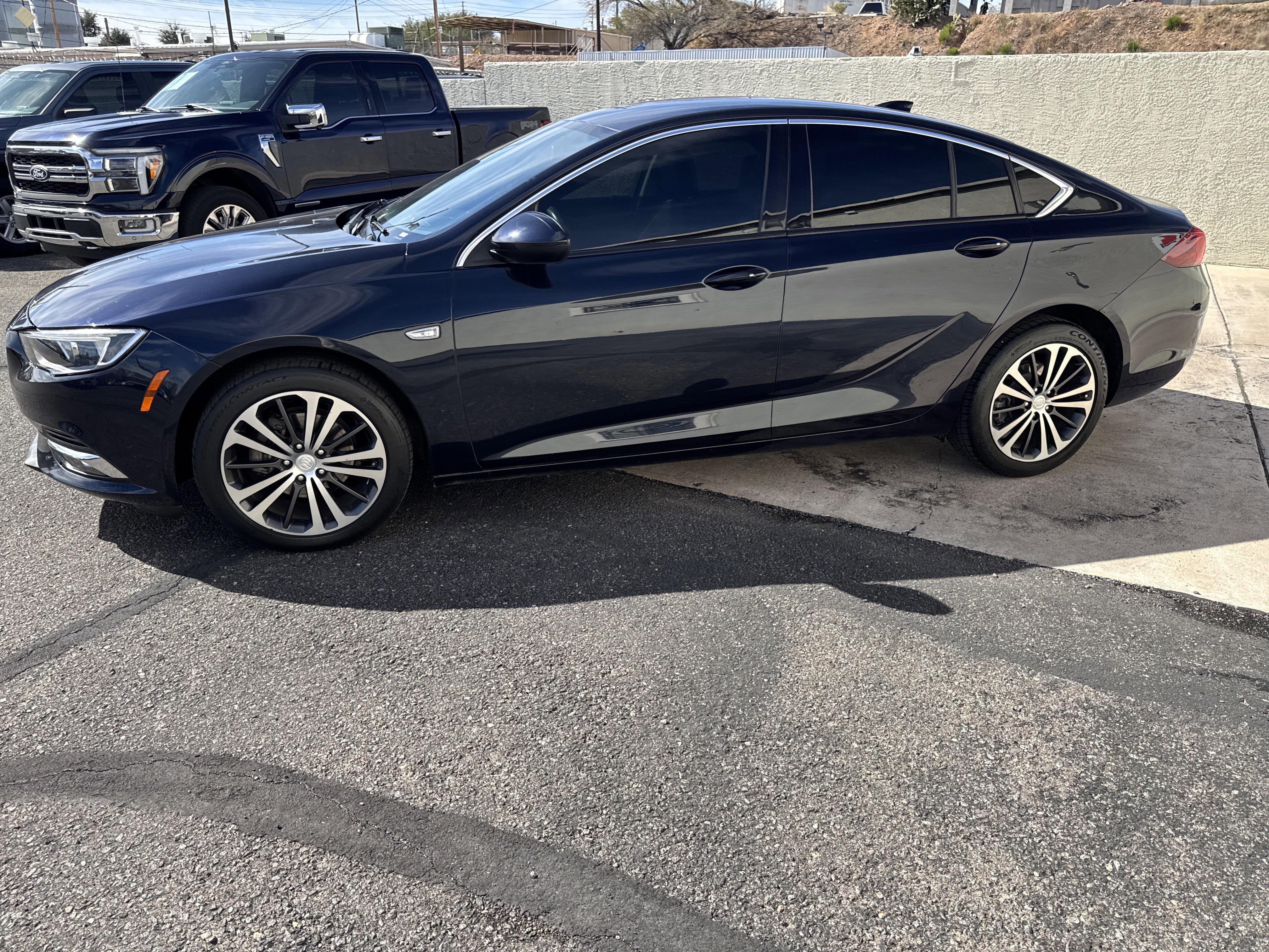 Used 2018 Buick Regal Preferred image 4