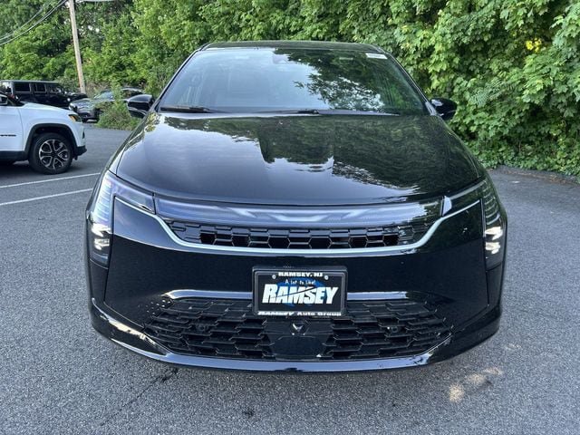 New 2027 Chrysler Pacifica Select AWD/4WD image 3