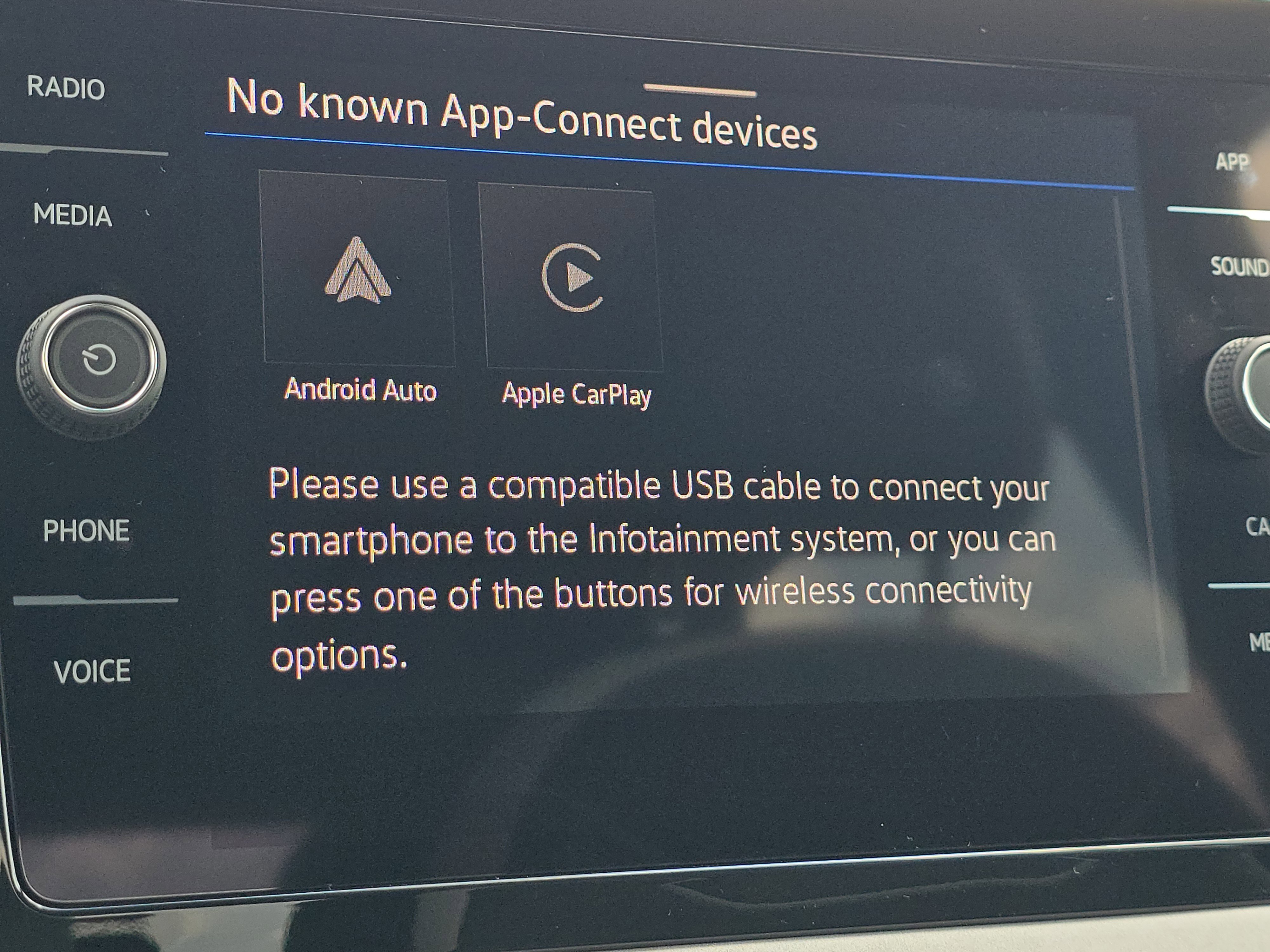New 2025 Volkswagen Taos SE image 9