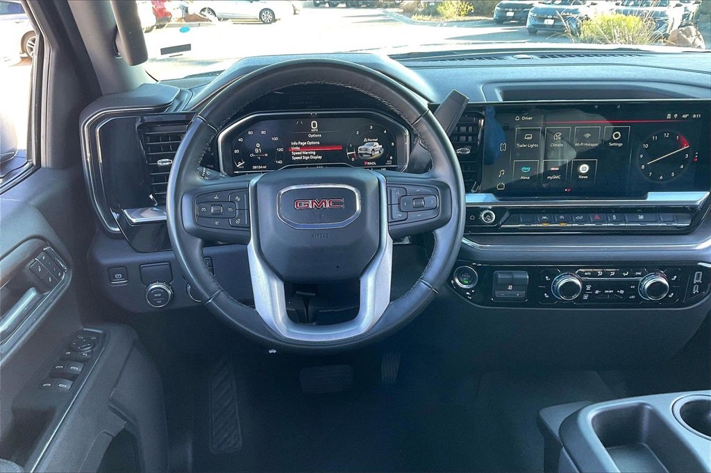Used 2025 GMC Sierra 1500 SLT image 5