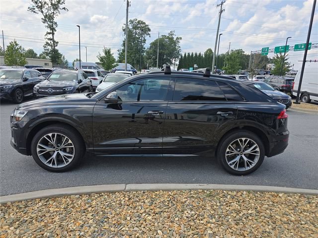 Used 2022 Audi Q8 Premium AWD/4WD image 7