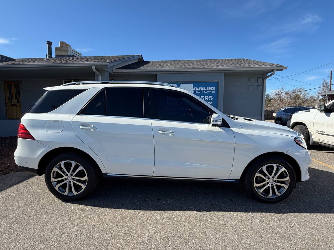 Used 2017 Mercedes-Benz GLE 350 4MATIC w/ Premium 2 Package image 9