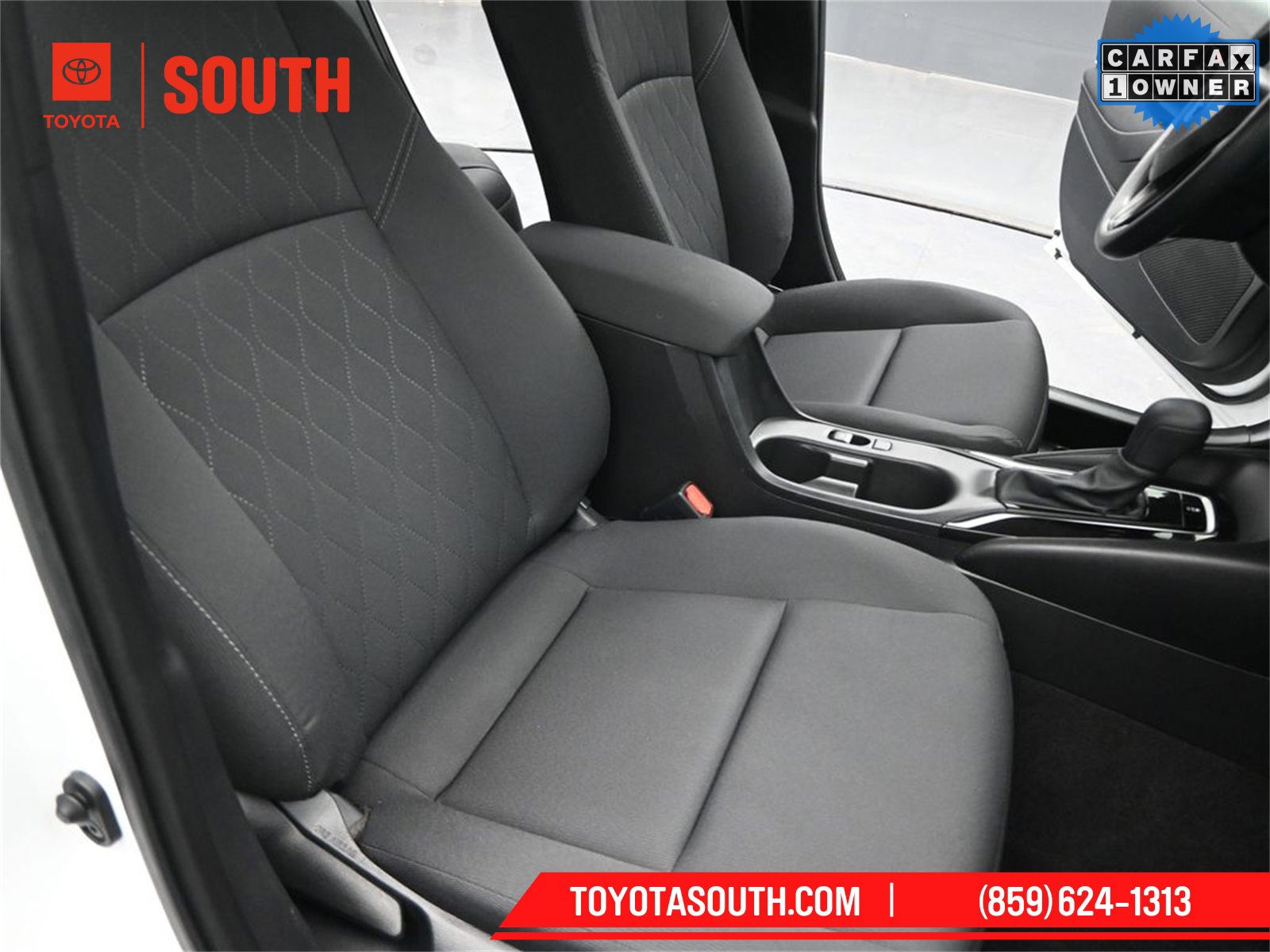 Used 2025 Toyota Corolla LE image 27