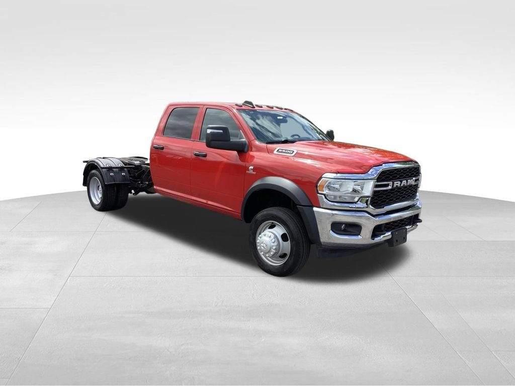Used 2024 RAM 5500 Tradesman w/ Chrome Appearance Group AWD/4WD image 8